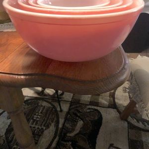 Set of 4 Pyrex nesting bowls they are all numbered.